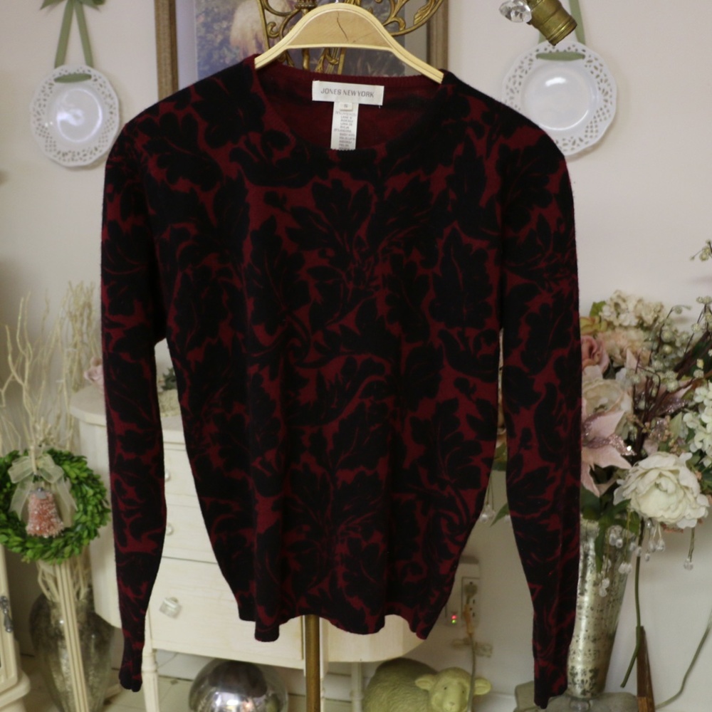 Jones New York Red and Black Floral Sweater